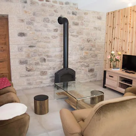 Holiday home Du Sapt Auroux
